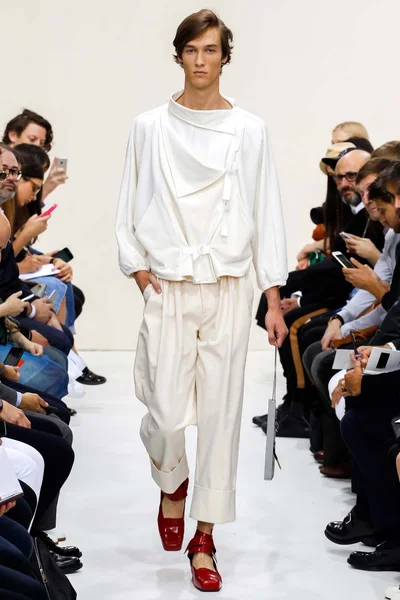 Look 7